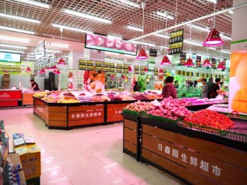 果物専門のスーパー　中国丹東